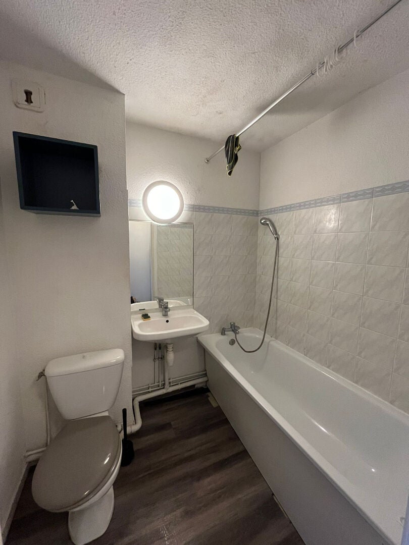 Flat Rue Pierre Loti in Bordeaux