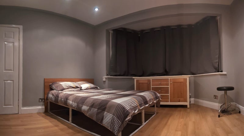 Room Highcroft Avenue in Greater London