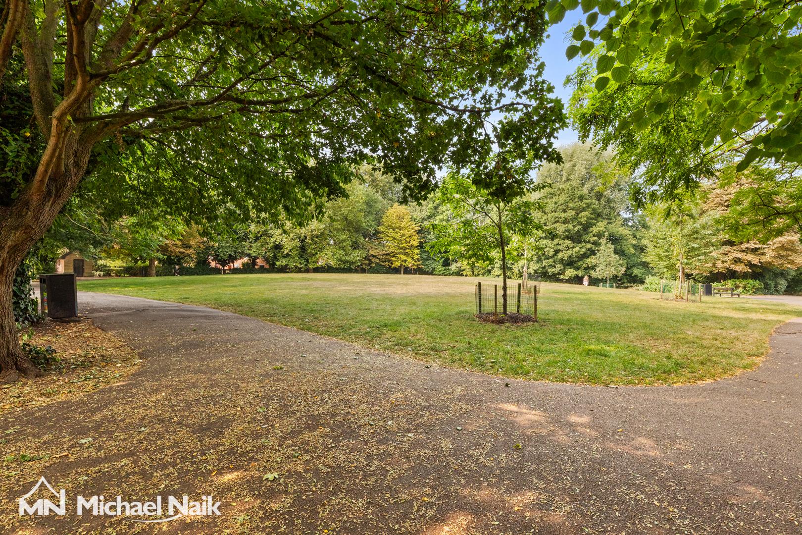 Flat Palatine Road in Greater London