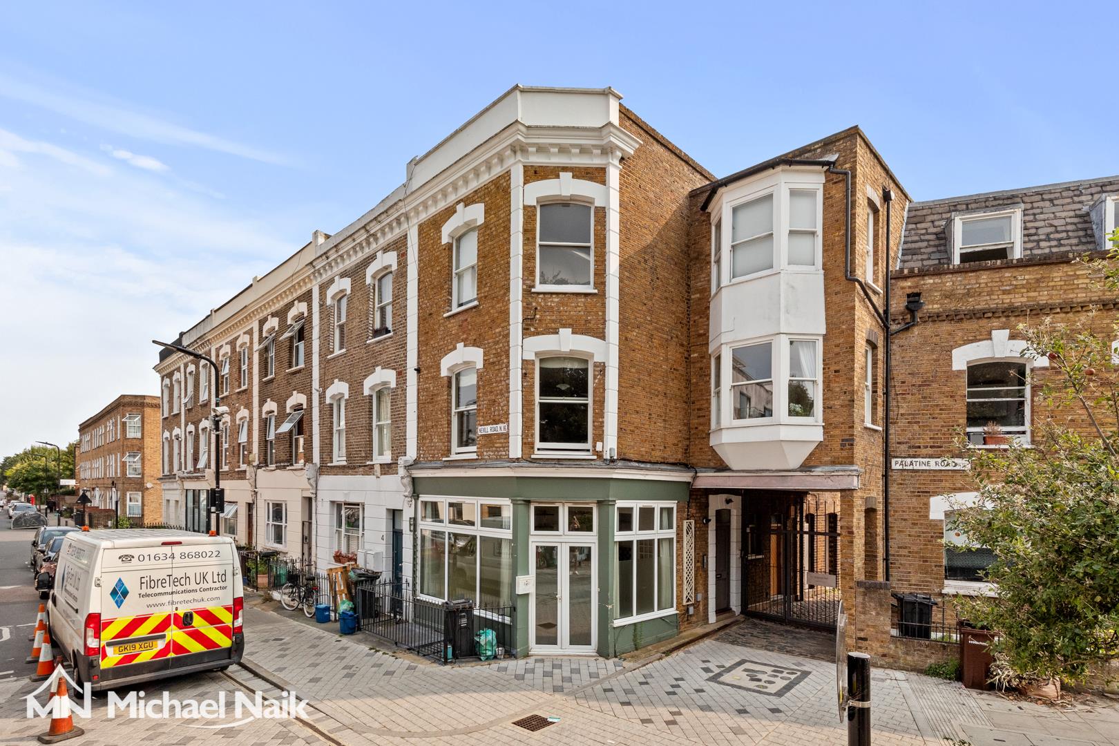 Flat Palatine Road in Greater London