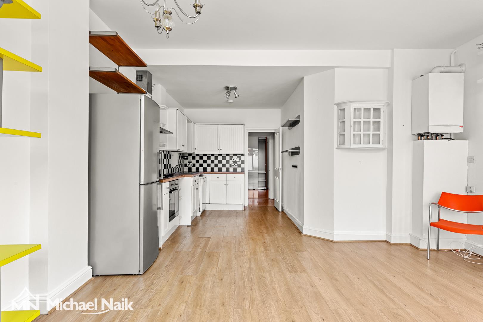 Flat Palatine Road in Greater London