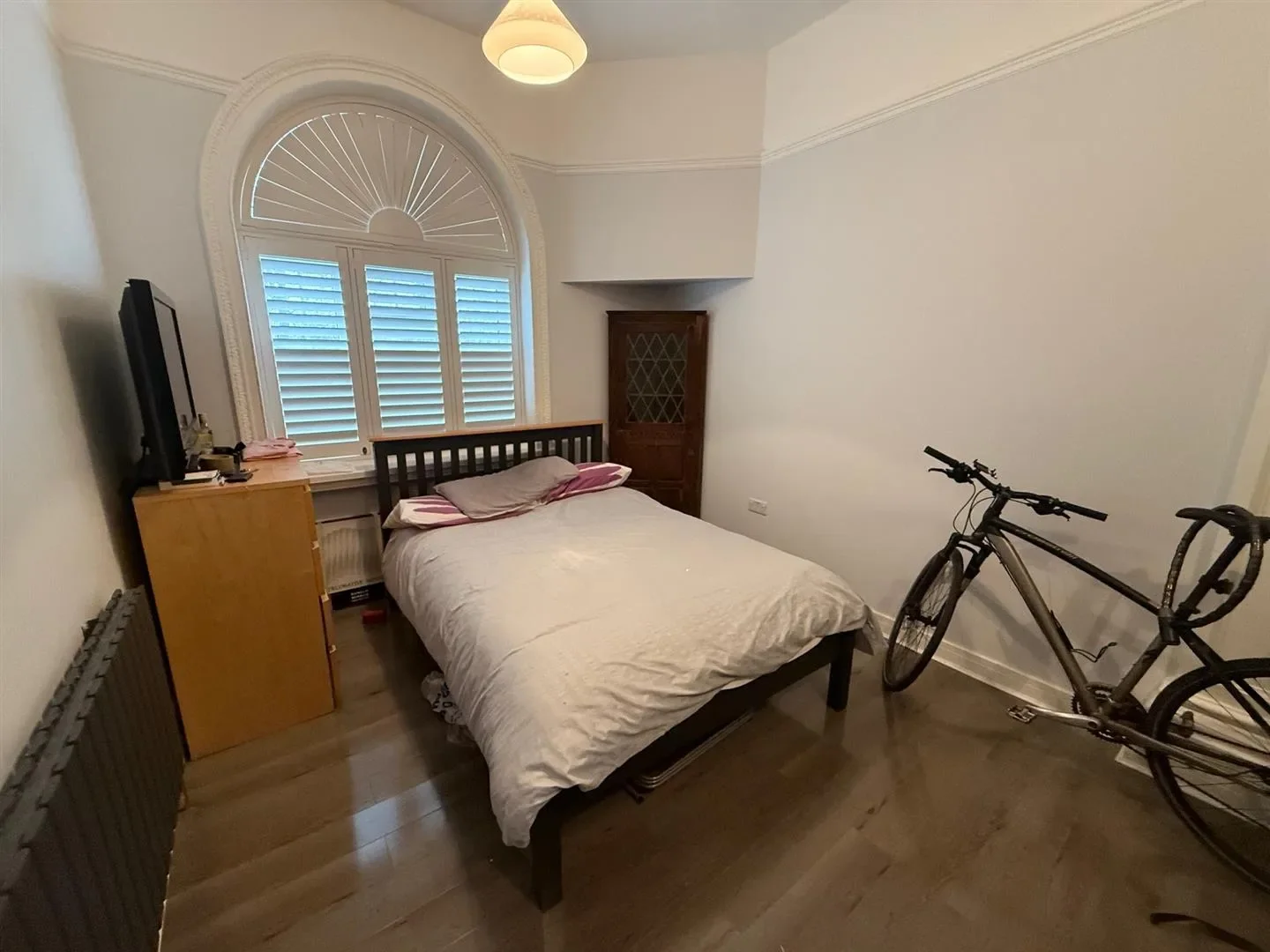 Flat Bridgewater Court in Greater London