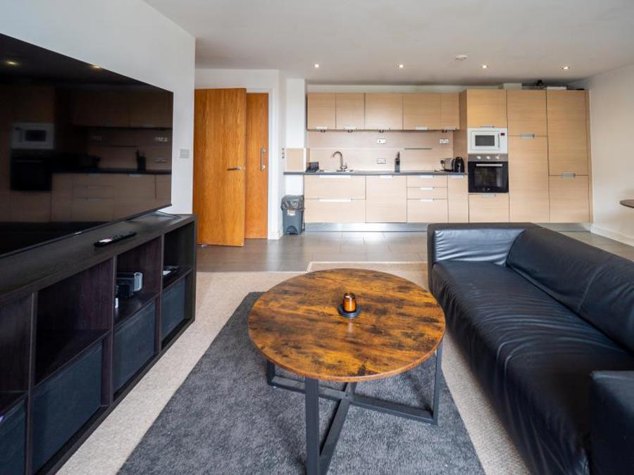 Flat Hornbeam Way in Manchester