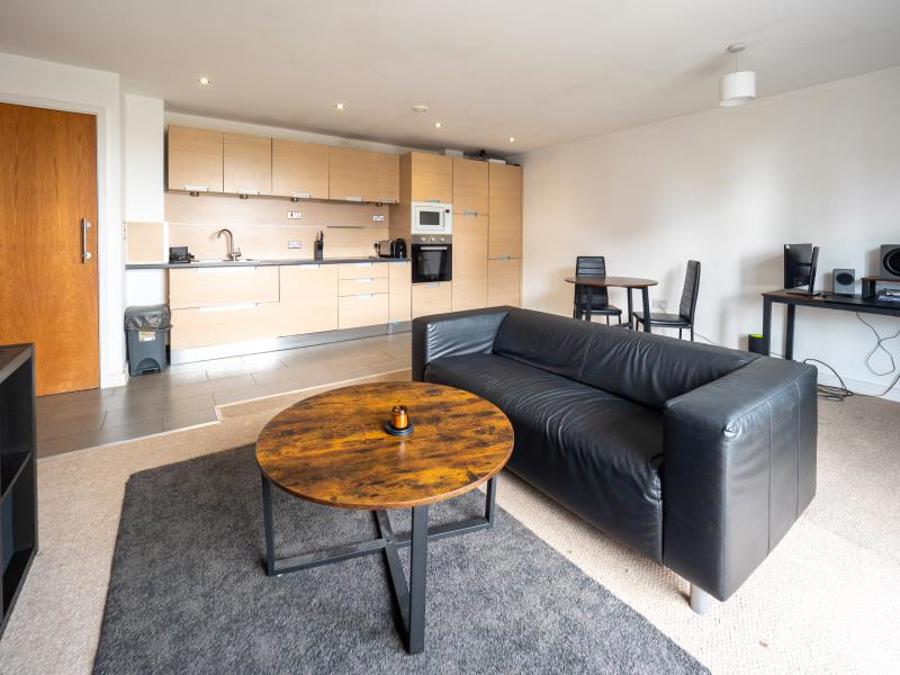 Flat Hornbeam Way in Manchester