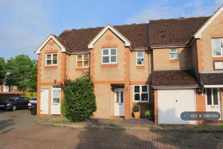 House The Orchard in Borough of Runnymede