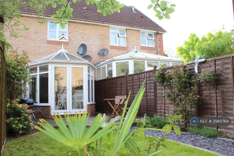 House The Orchard in Borough of Runnymede