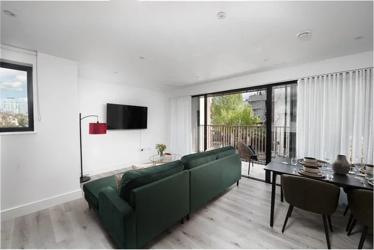 Flat Coomer Place in Greater London
