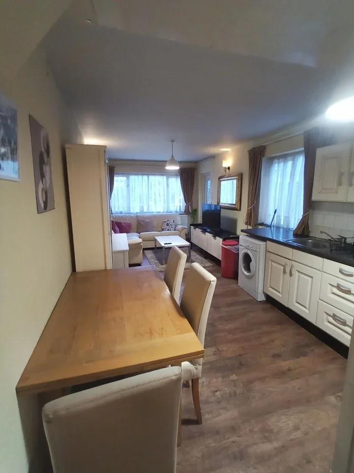 Flat Scarborough Road in Greater London
