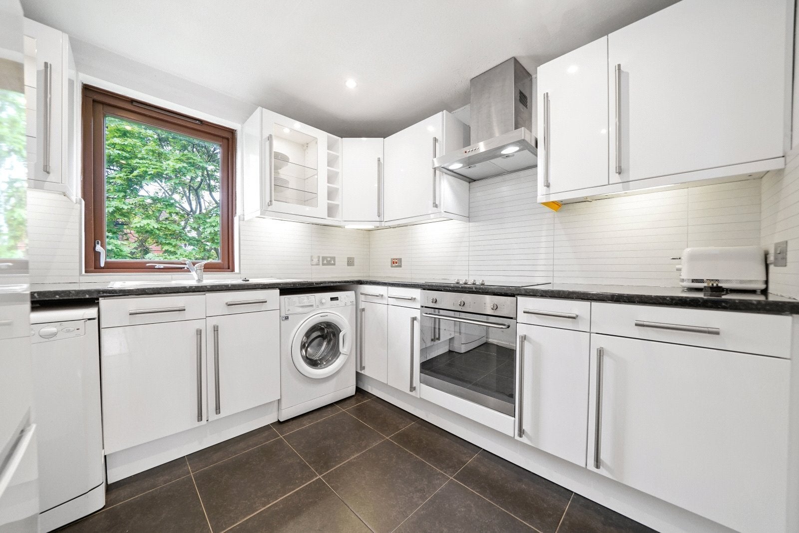 Flat Lymington Road in Greater London
