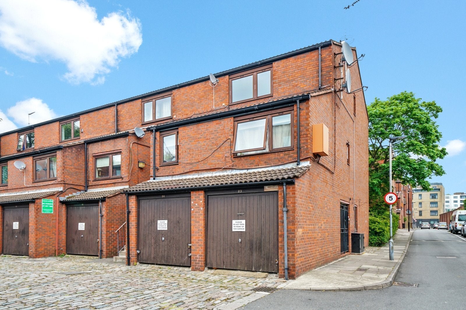 Flat Lymington Road in Greater London