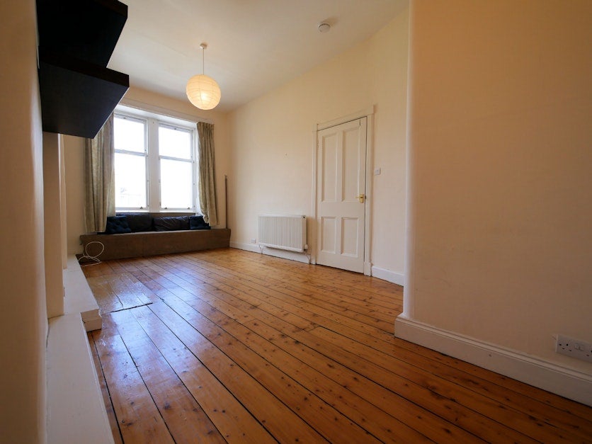 Flat Comely Bank Row in City of Edinburgh