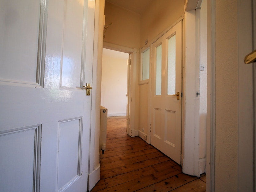 Flat Comely Bank Row in City of Edinburgh