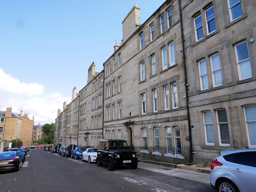Flat Comely Bank Row in City of Edinburgh