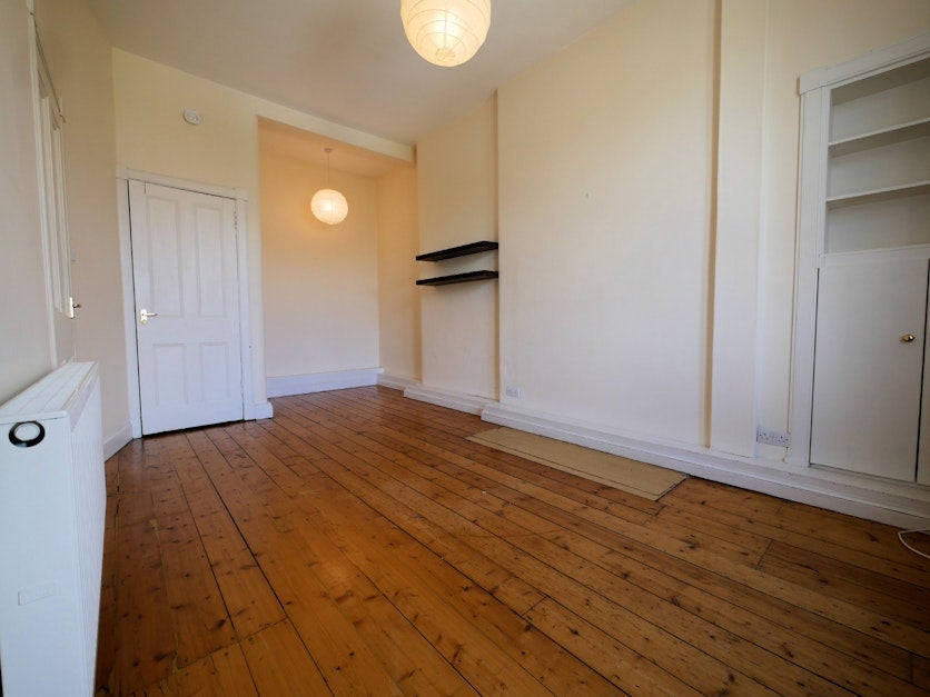 Flat Comely Bank Row in City of Edinburgh