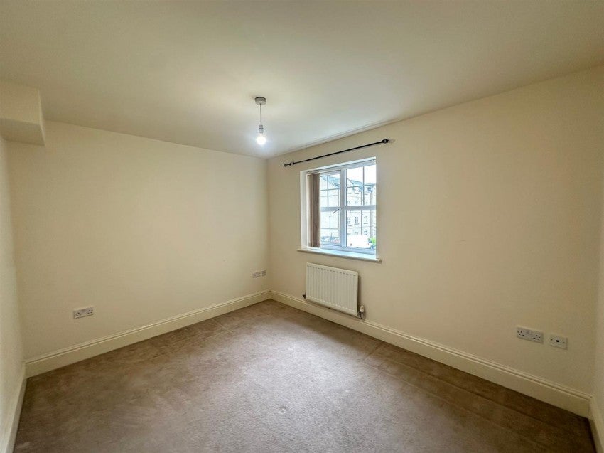 Flat Woolcombers Way in Bradford