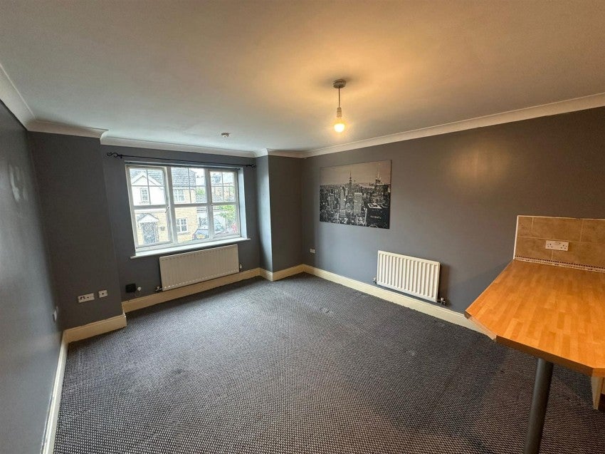 Flat Woolcombers Way in Bradford