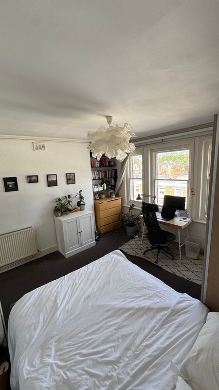 Room Queensway in City of Westminster