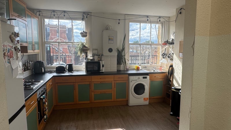 Room Queensway in City of Westminster