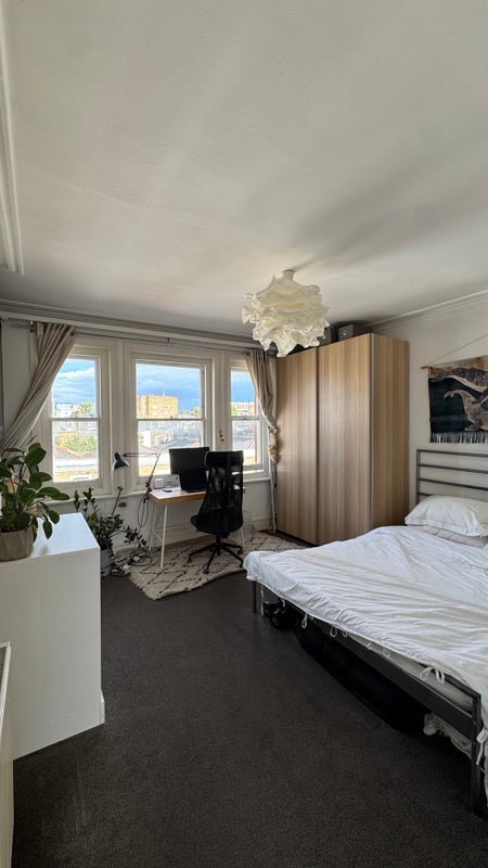 Room Queensway in City of Westminster