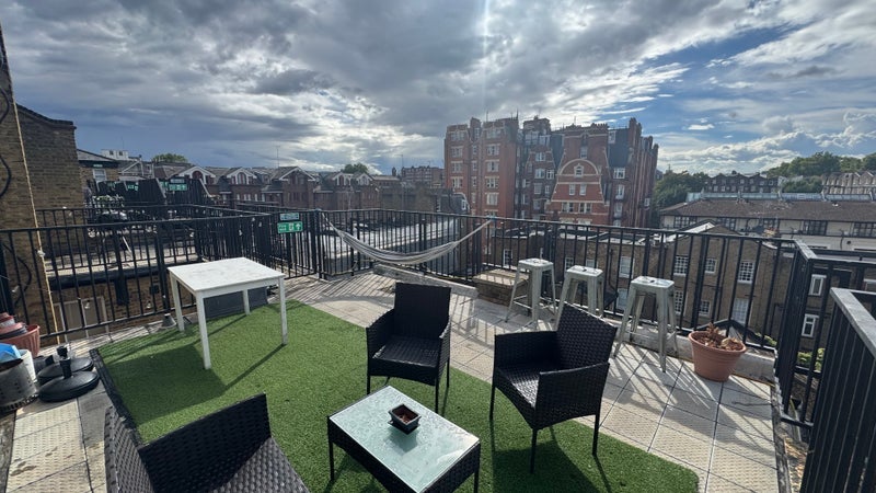 Room Queensway in City of Westminster