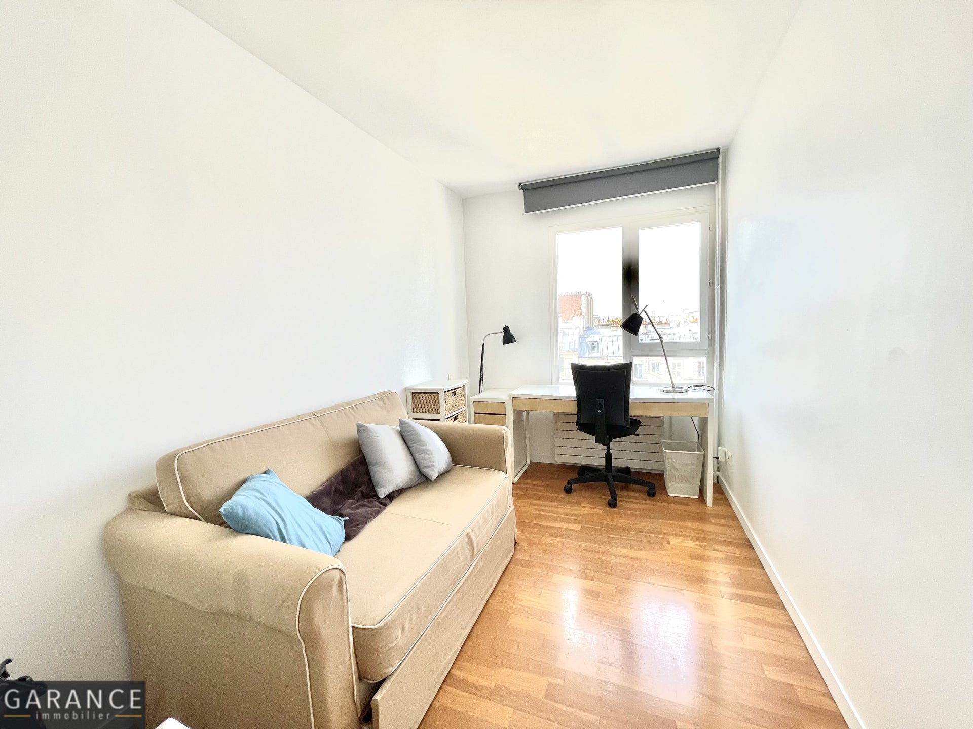 Flat Square Claude Debussy in Paris
