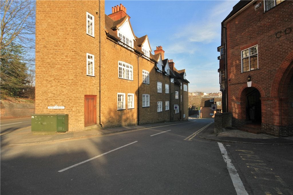 Flat Portsmouth Road in Guildford