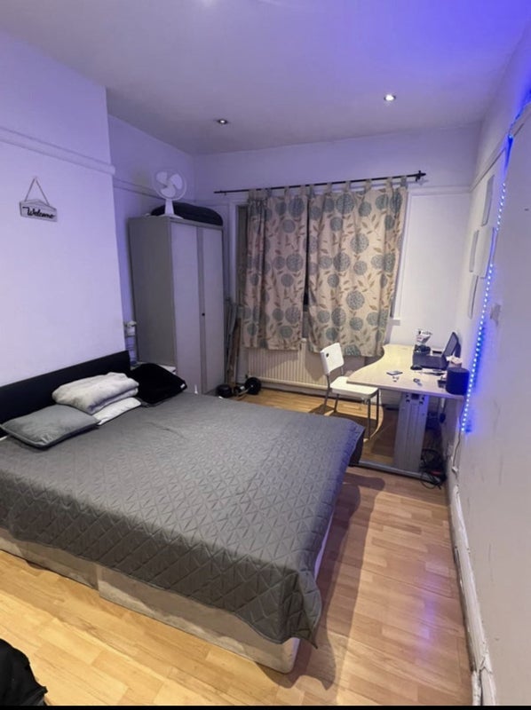 Room Old Oak Road in Greater London