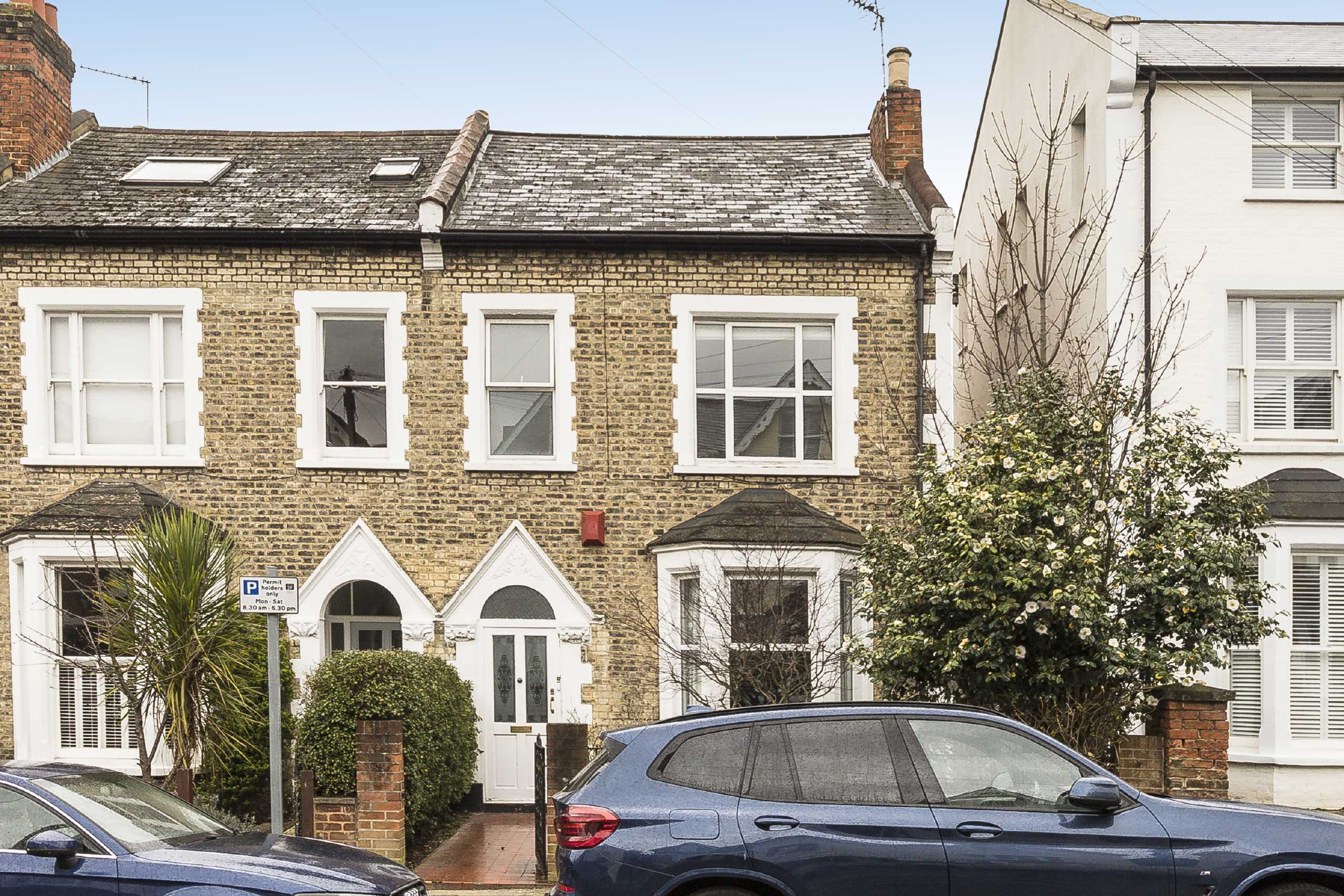 Room Parkwood Road in Greater London