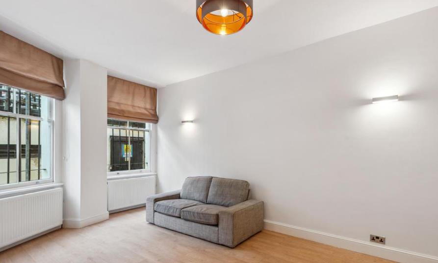 Flat Bickenhall Street in City of Westminster
