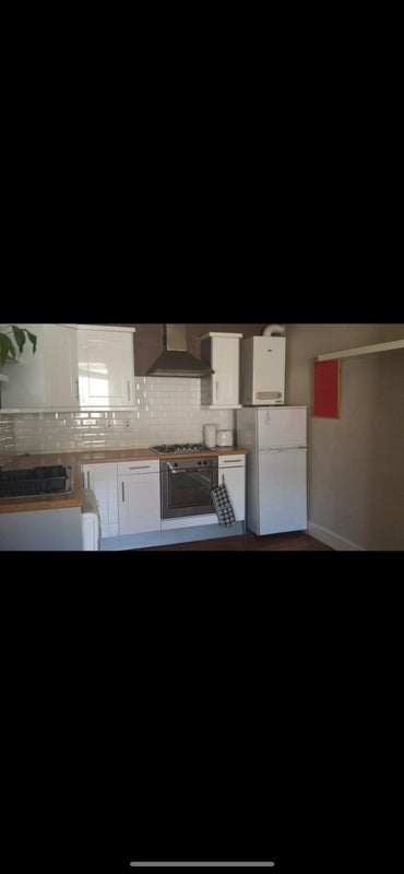Room Robertson Avenue in City of Edinburgh