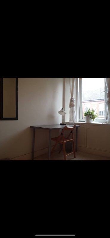 Room Robertson Avenue in City of Edinburgh