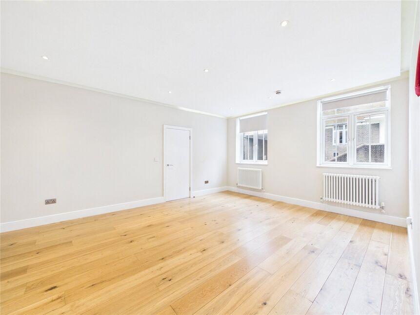 Flat Francis Road in Greater London