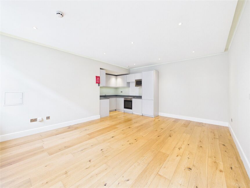 Flat Francis Road in Greater London