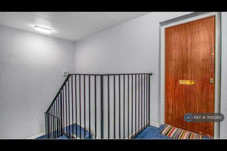 Flat MacLean Street in Glasgow