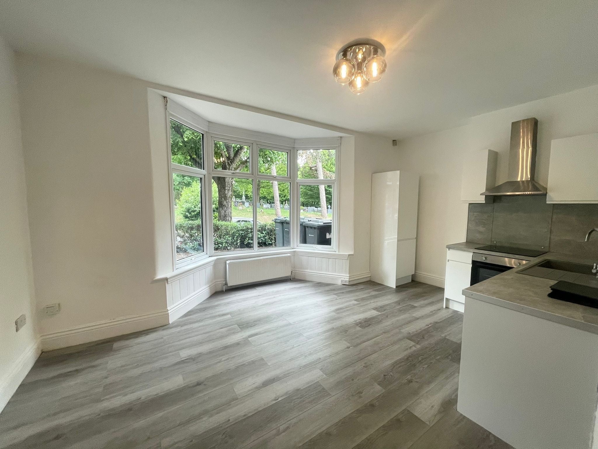 Flat Pershore Road South in Birmingham