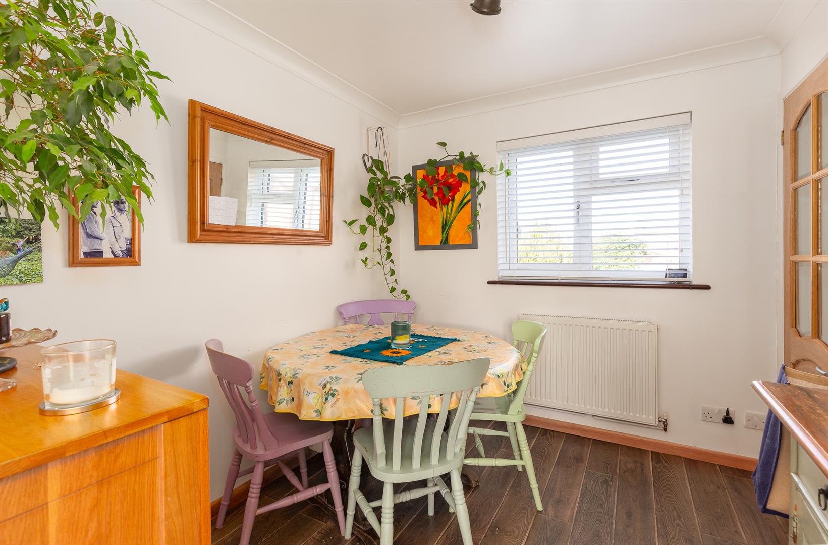 House Goldcrest Close in Carisbrooke