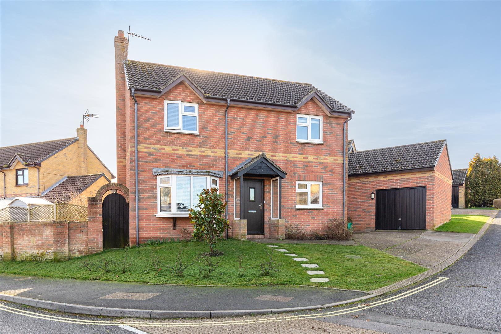 House Goldcrest Close in Carisbrooke