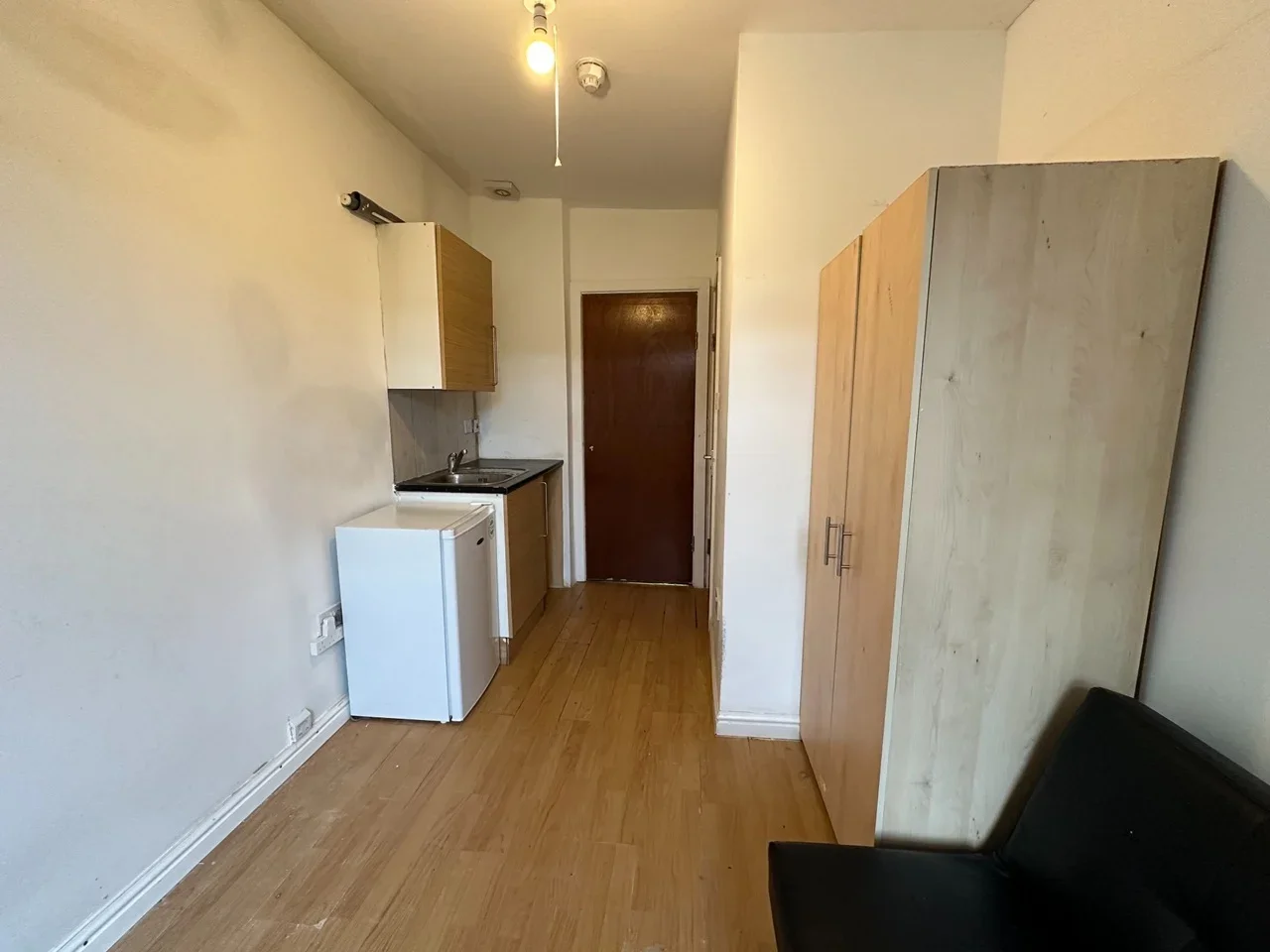 Flat Ilex Road in Greater London