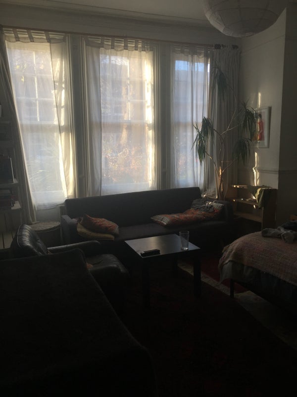Room Esmond Road in Greater London