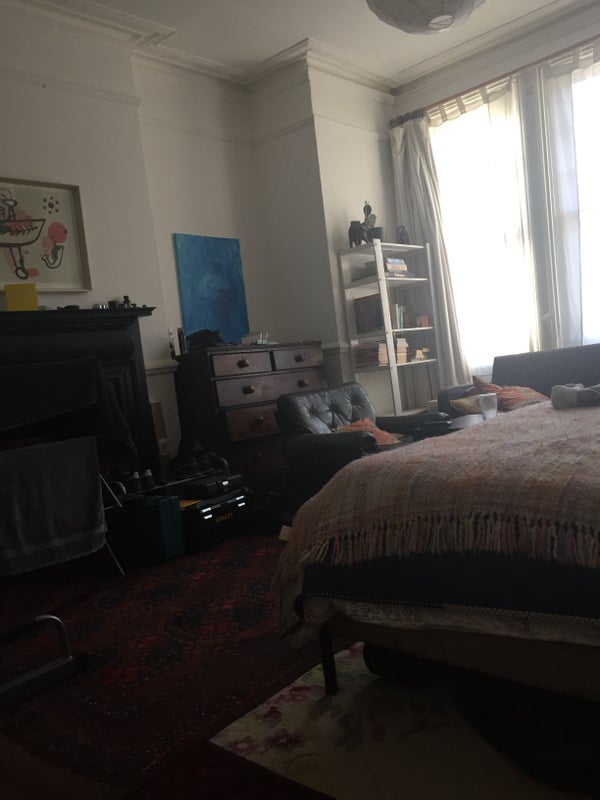 Room Esmond Road in Greater London