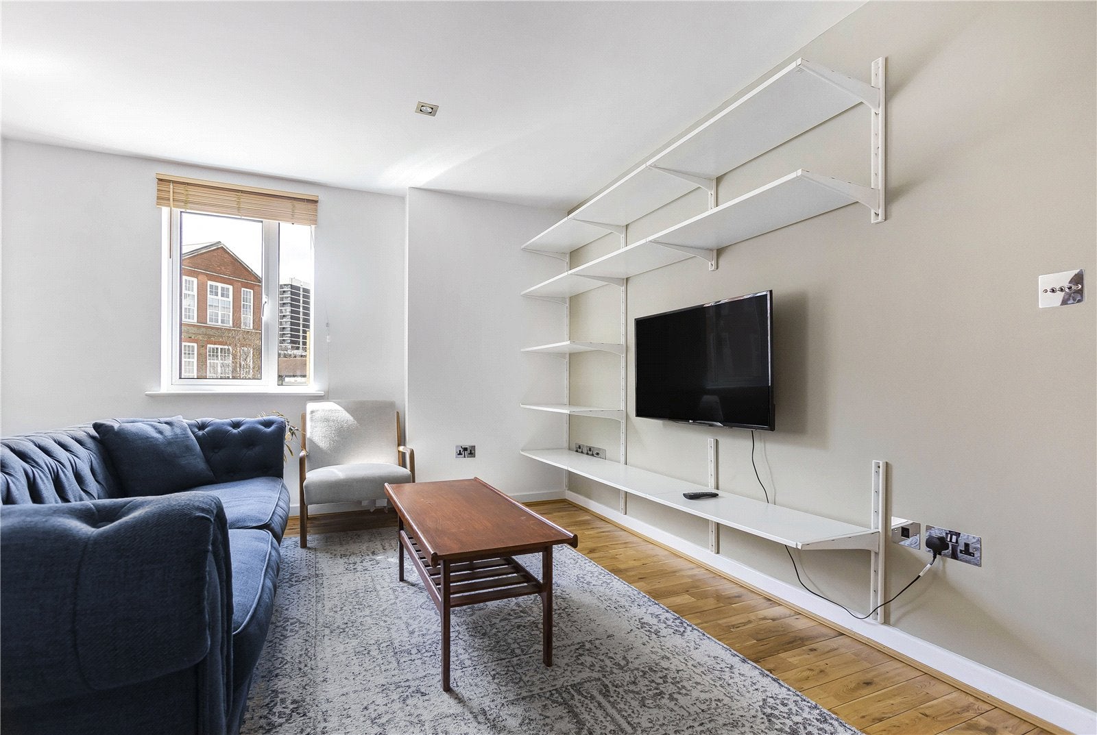 Flat Enfield Road in Greater London