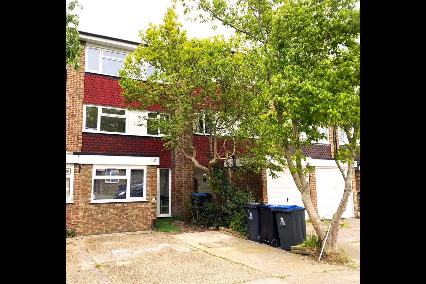 House Howard Road in Greater London