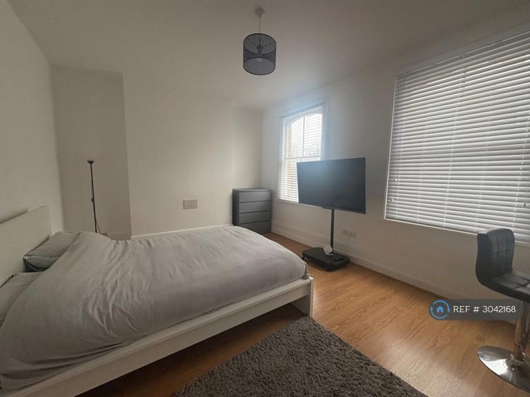 Room Allen Road in Greater London