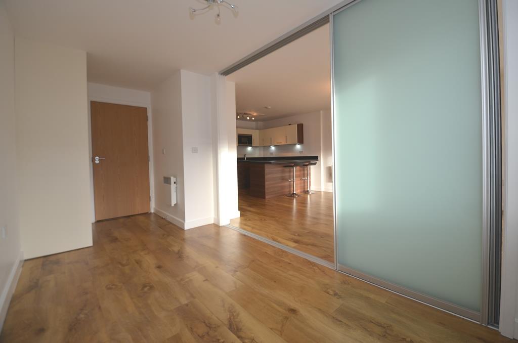 Flat Park Lodge Avenue in Greater London