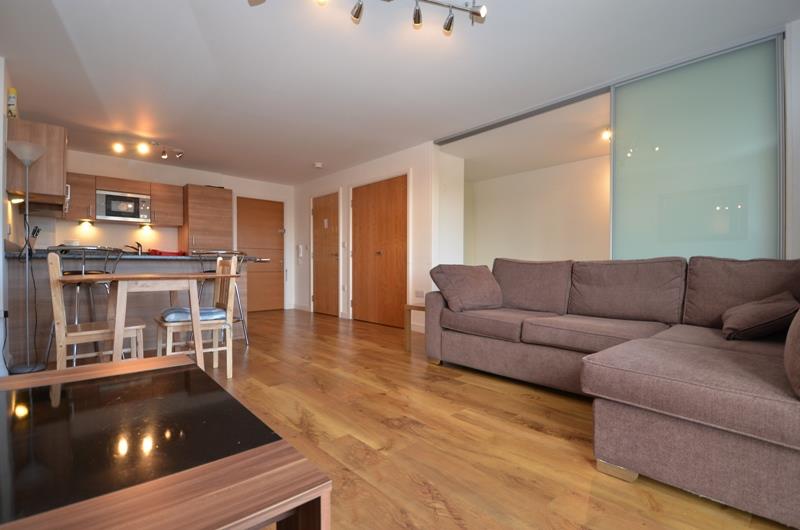 Flat Park Lodge Avenue in Greater London