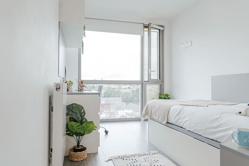 Room Thurston Road in Greater London