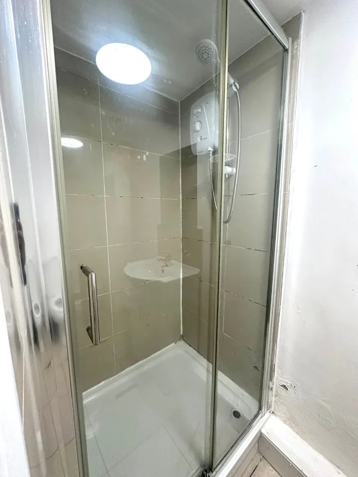 Room Ford Square in Greater London