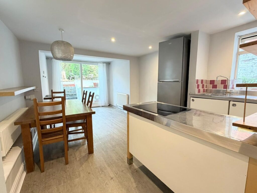 Flat Wilbury Villas in Hove