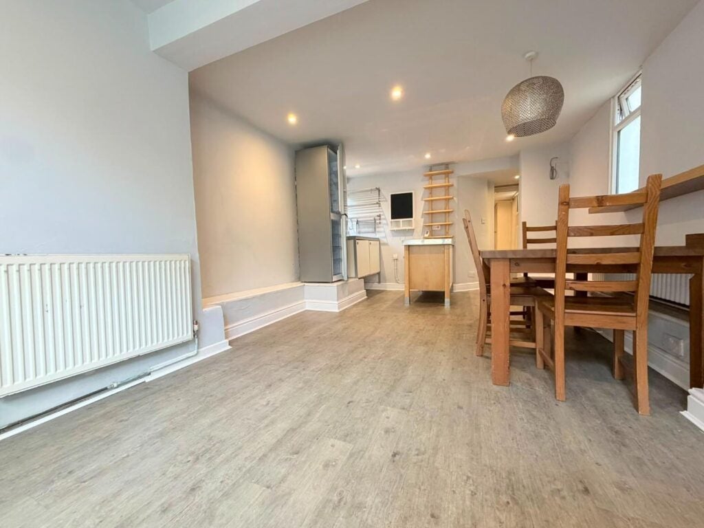 Flat Wilbury Villas in Hove