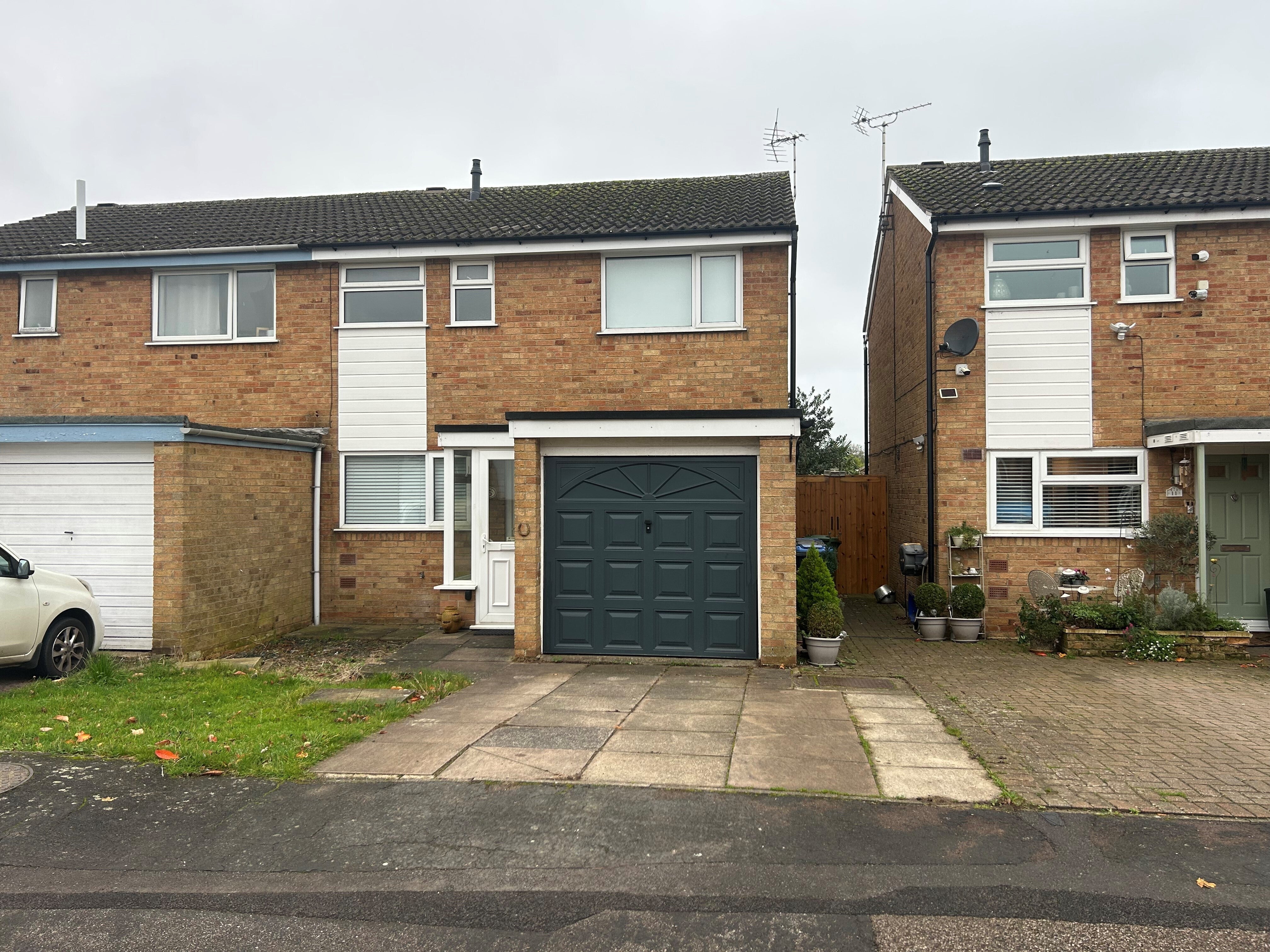Flat Edgehill Close in Harborough